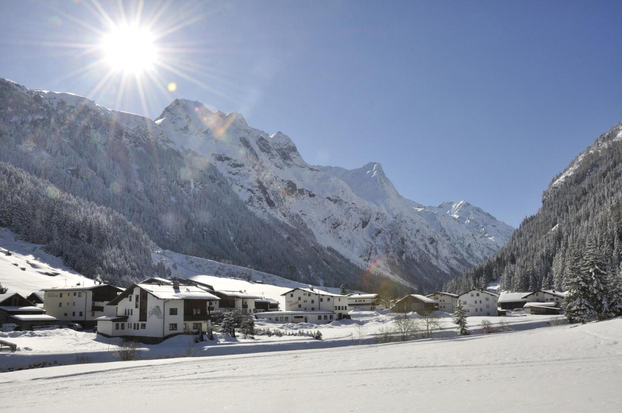 Haus Astoria Apartment Sankt Leonhard im Pitztal Bagian luar foto