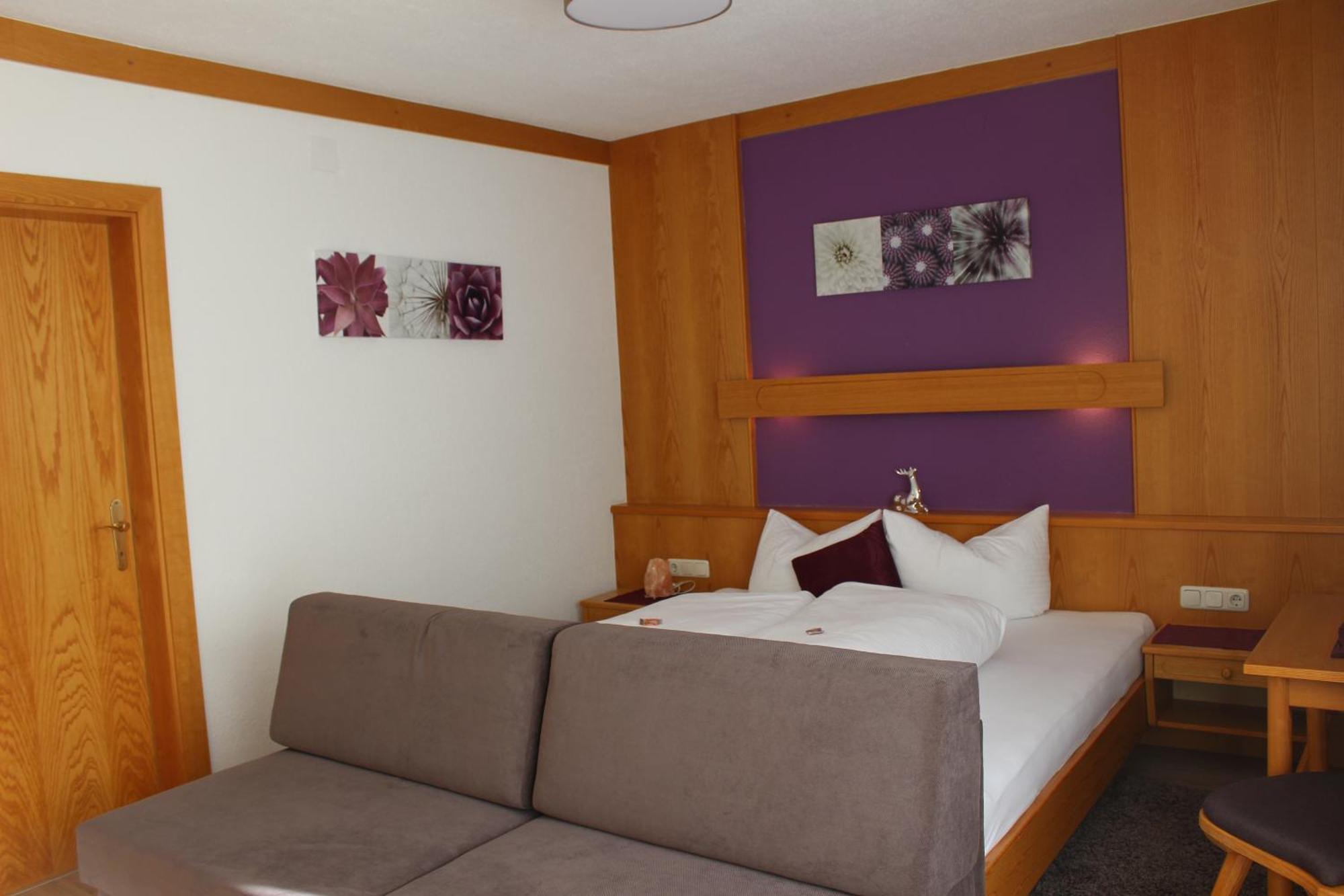 Haus Astoria Apartment Sankt Leonhard im Pitztal Bagian luar foto