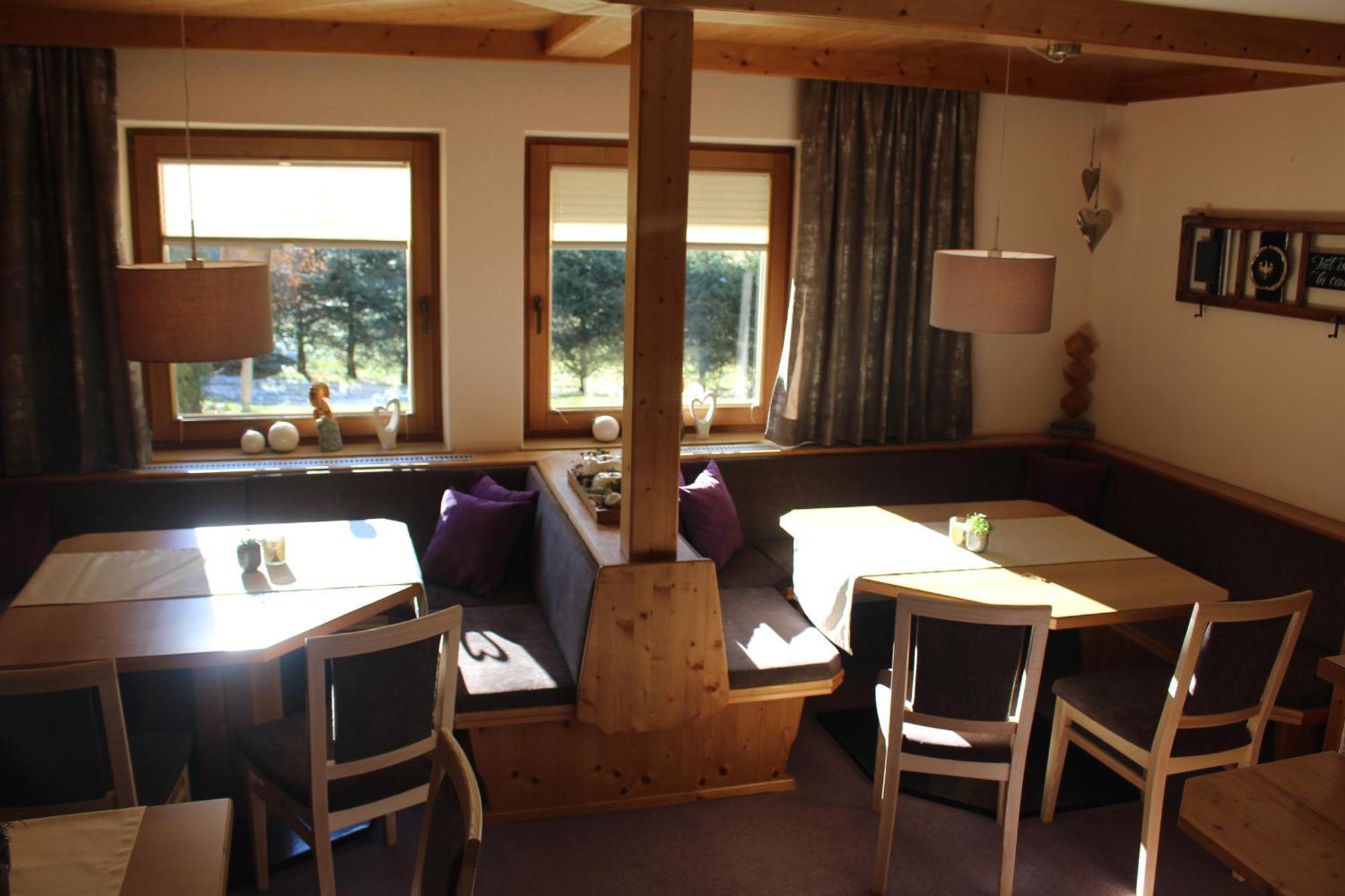 Haus Astoria Apartment Sankt Leonhard im Pitztal Bagian luar foto
