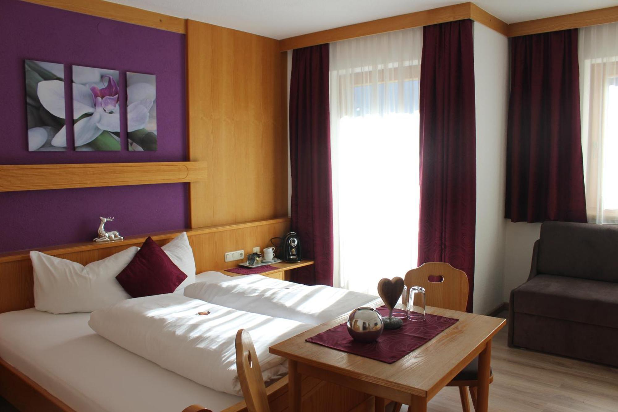 Haus Astoria Apartment Sankt Leonhard im Pitztal Bagian luar foto