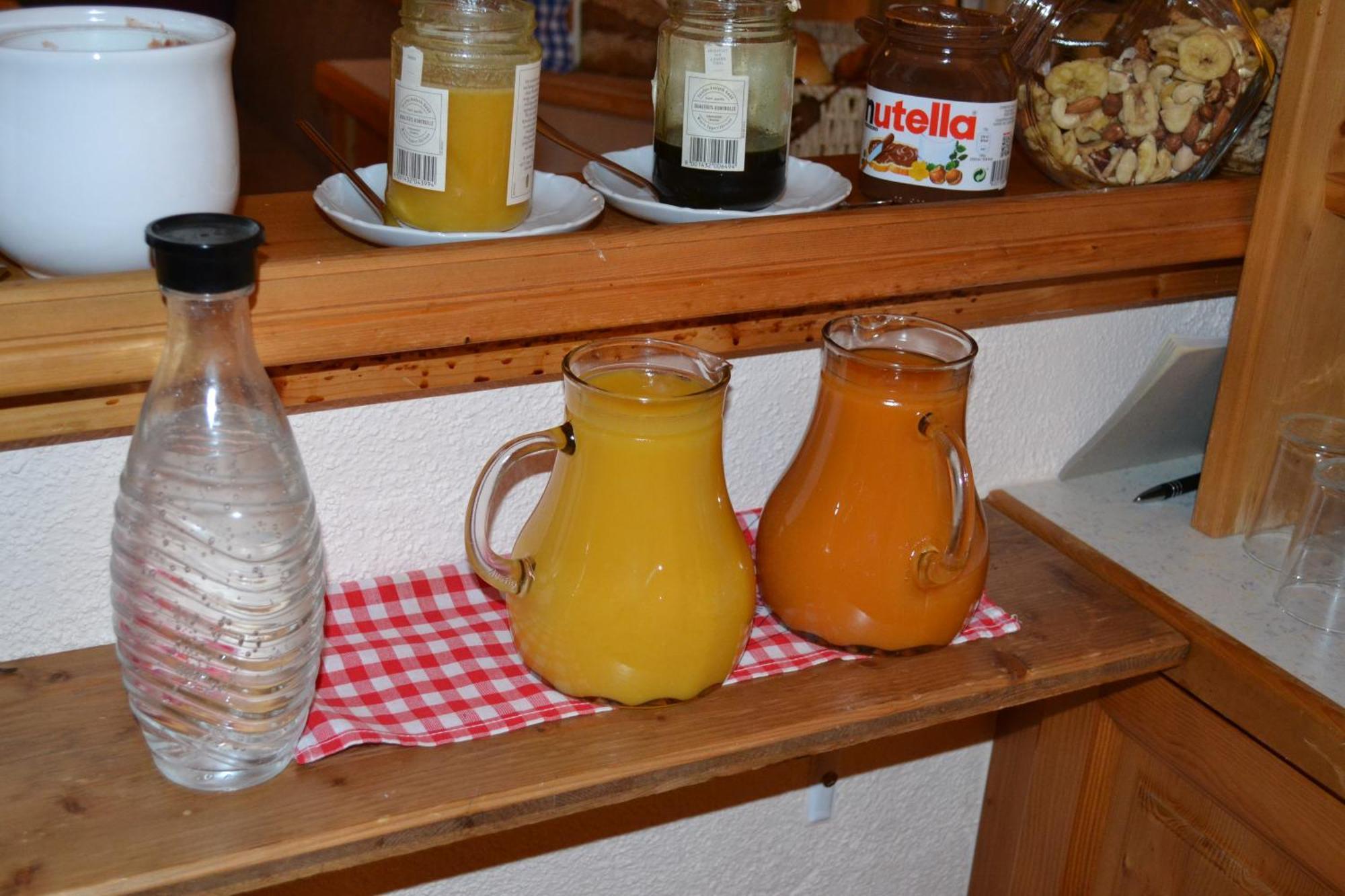 Haus Astoria Apartment Sankt Leonhard im Pitztal Bagian luar foto