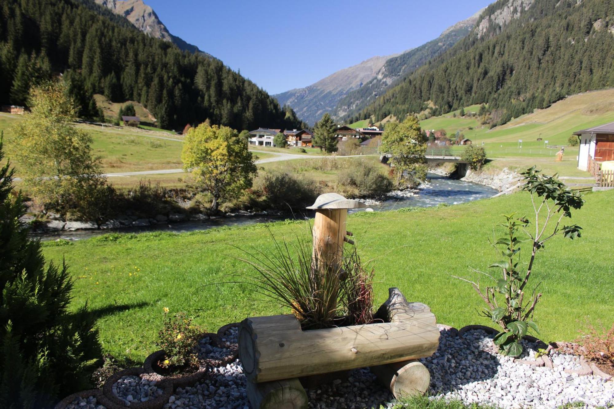 Haus Astoria Apartment Sankt Leonhard im Pitztal Bagian luar foto