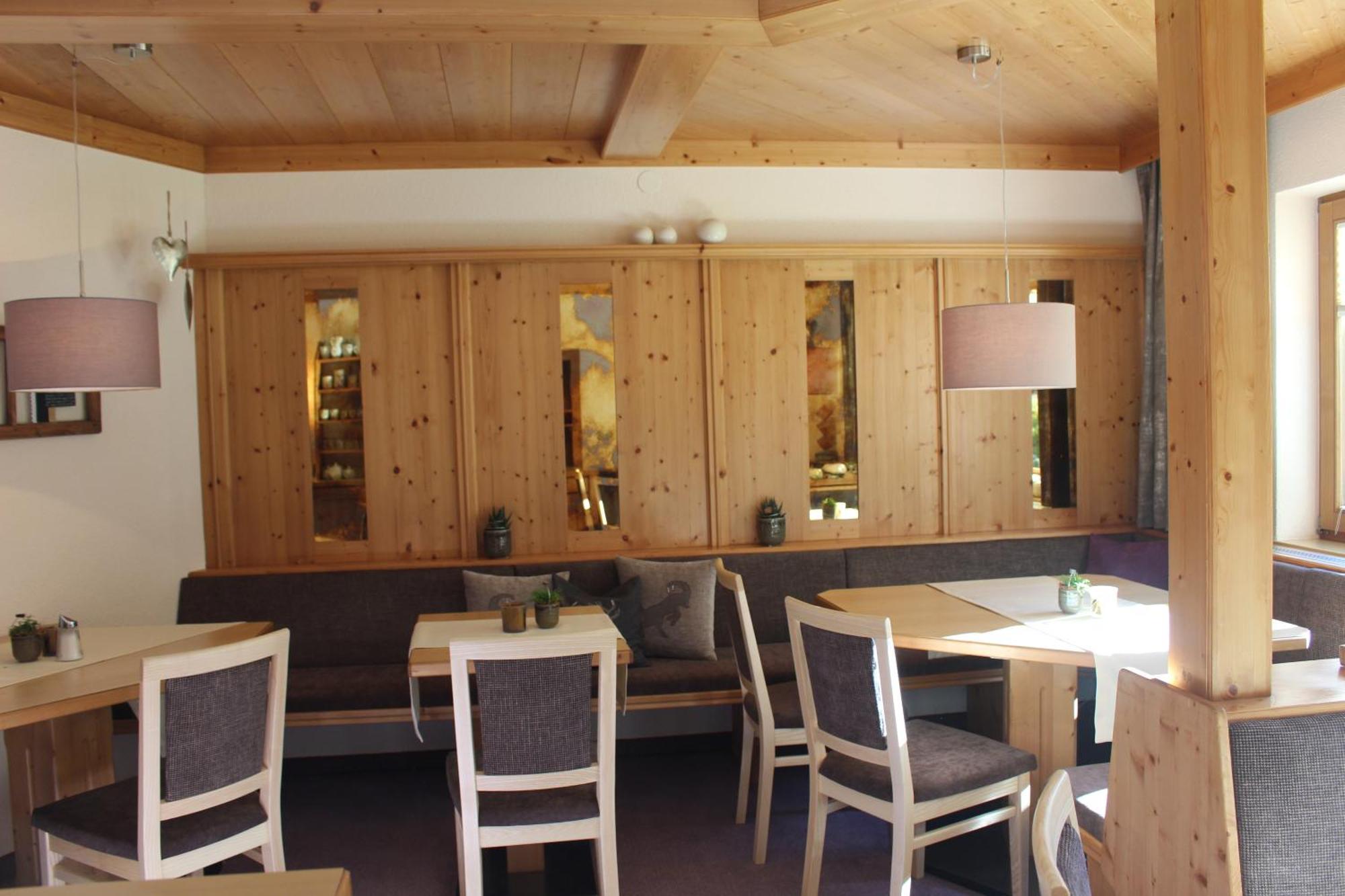 Haus Astoria Apartment Sankt Leonhard im Pitztal Bagian luar foto
