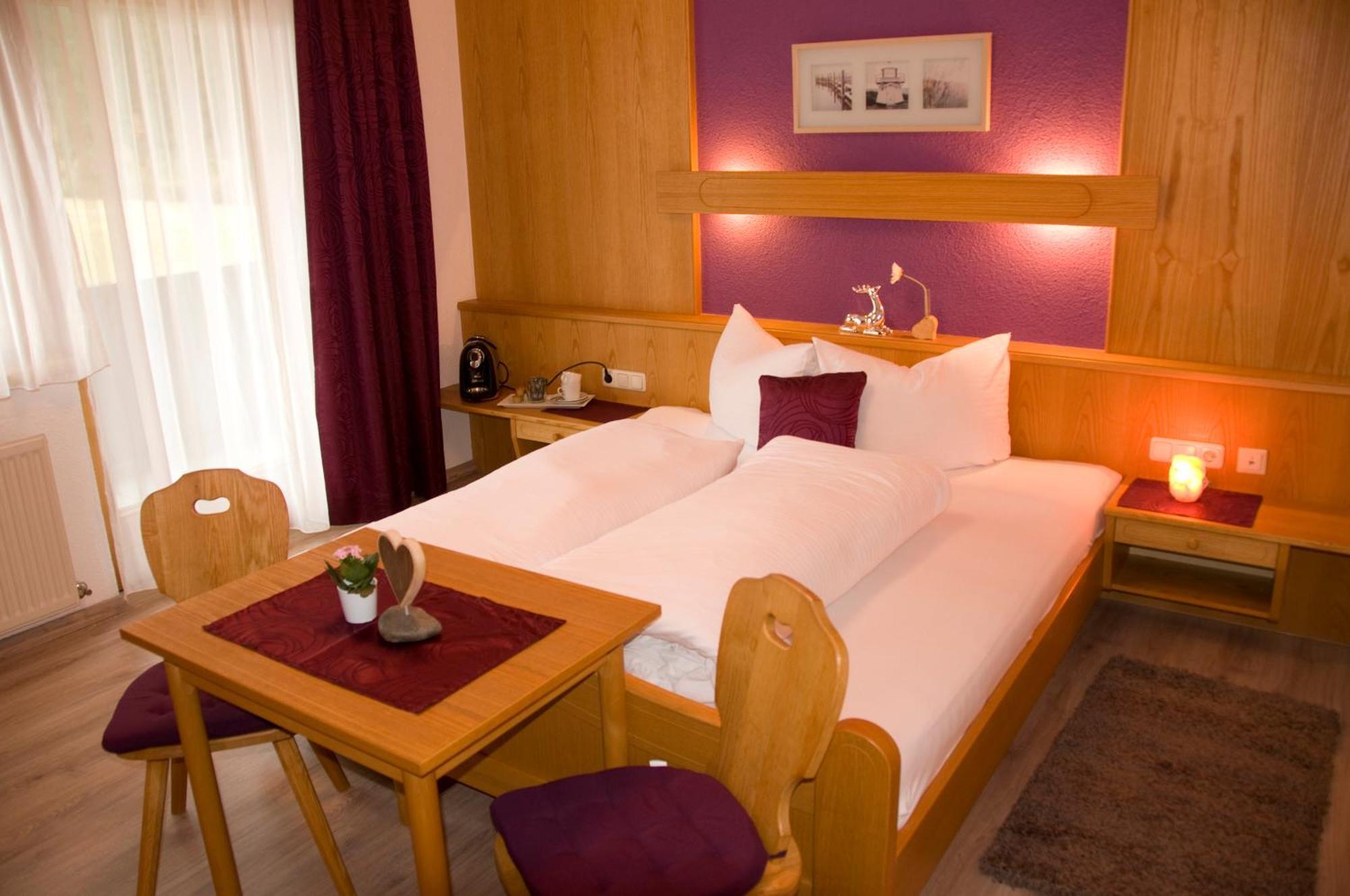 Haus Astoria Apartment Sankt Leonhard im Pitztal Bagian luar foto
