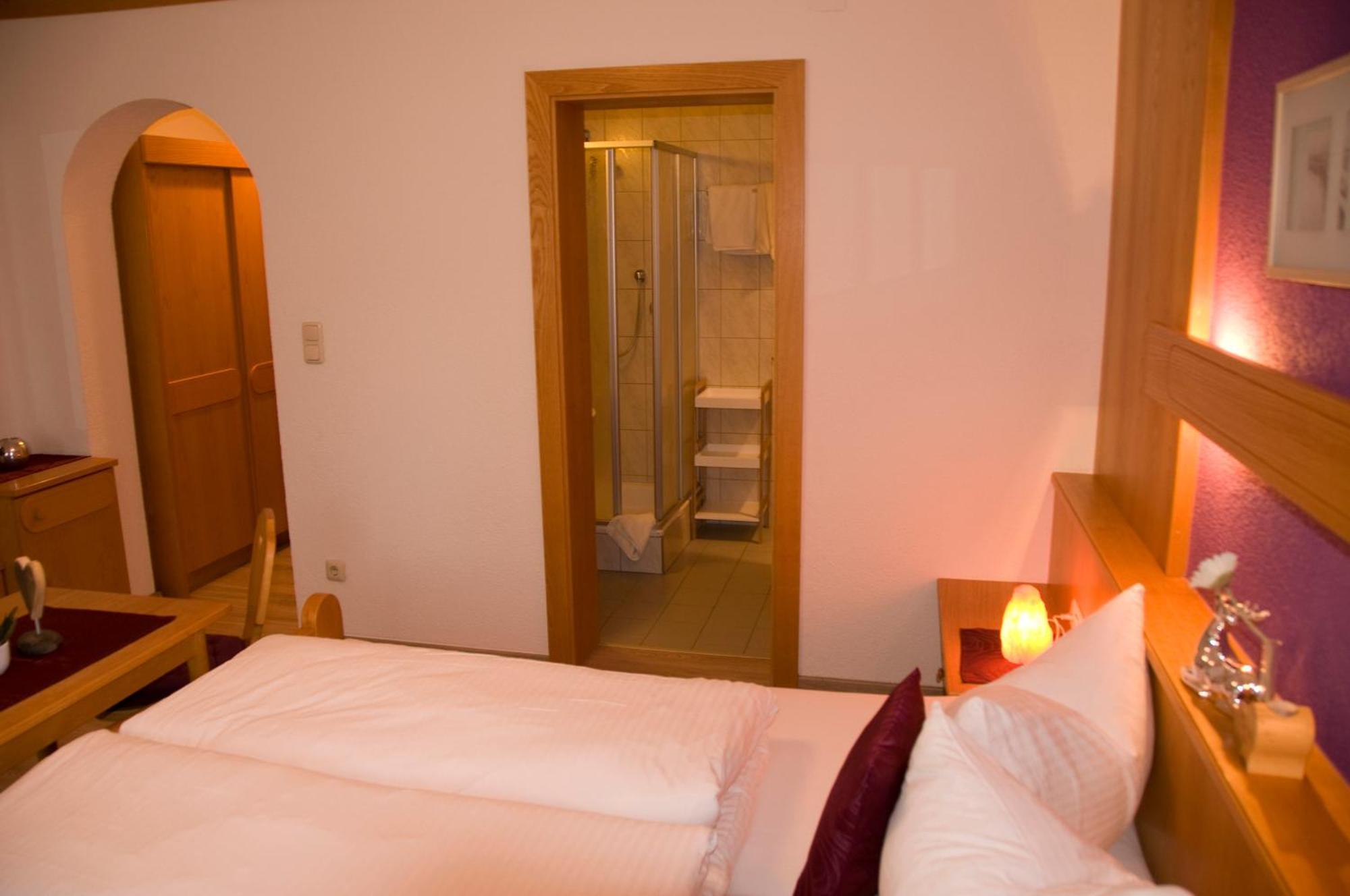 Haus Astoria Apartment Sankt Leonhard im Pitztal Bagian luar foto